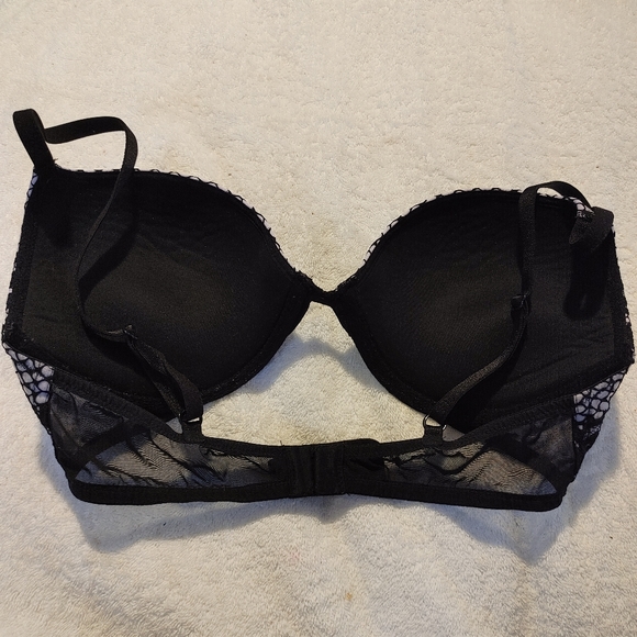 Victoria's Secret Push-up Padded Bra Size 34C - Picture 5 of 8